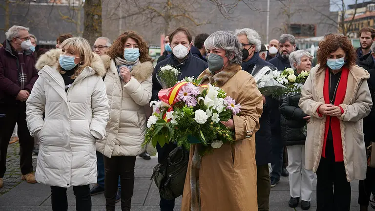 La Asociación Navarra de Víctimas del Terrorismo de ETA (ANVITE) y la Fundación Tomás Caballero realizan un acto de conmemoración del Día Europeo de las Víctimas del Terrorismo. PABLO LASAOSA