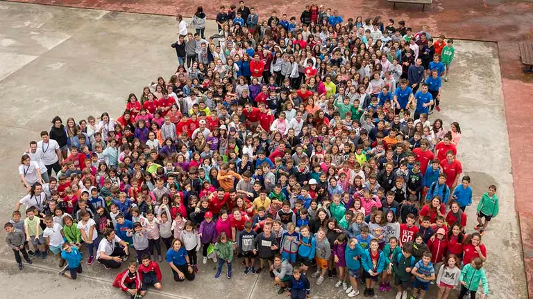 Imagen de archivo de participantes en un campamento de Fuenterrabia. FUNDACION CAJA NAVARRA