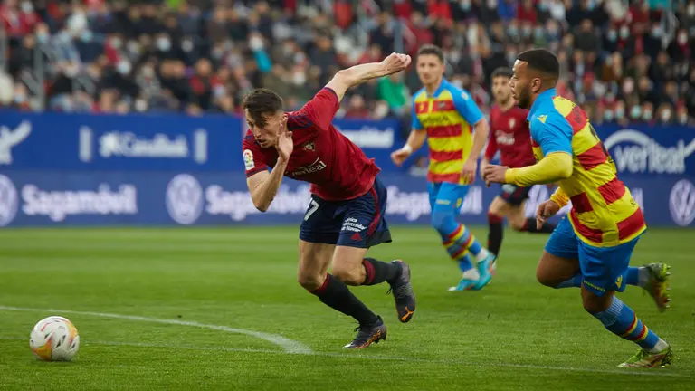Partido de La Liga Santander entre Osasuna y Levante disputado en el estadio de El Sadar. IÑIGO ALZUGARAY