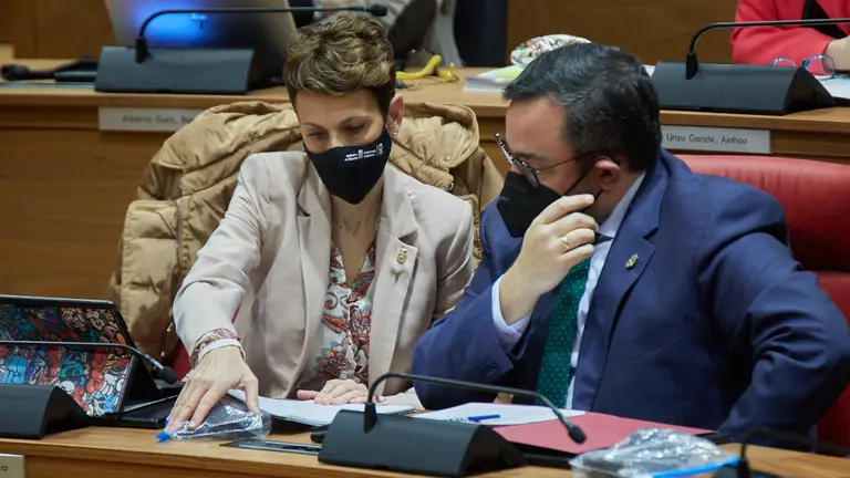 La presidenta del Gobierno, María Chivite, durante el pleno del Parlamento de Navarra. IÑIGO ALZUGARAY