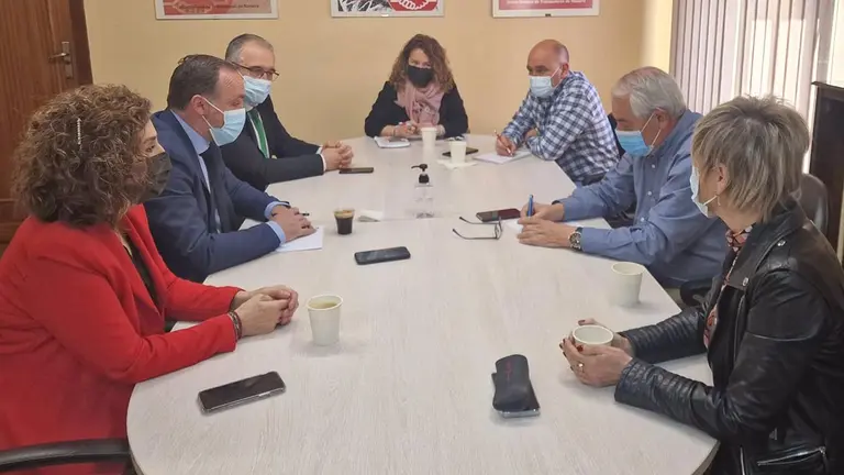 UPN y UGT abordan la situación del empleo en Navarra tras la aprobación de la reforma laboral. - UPN