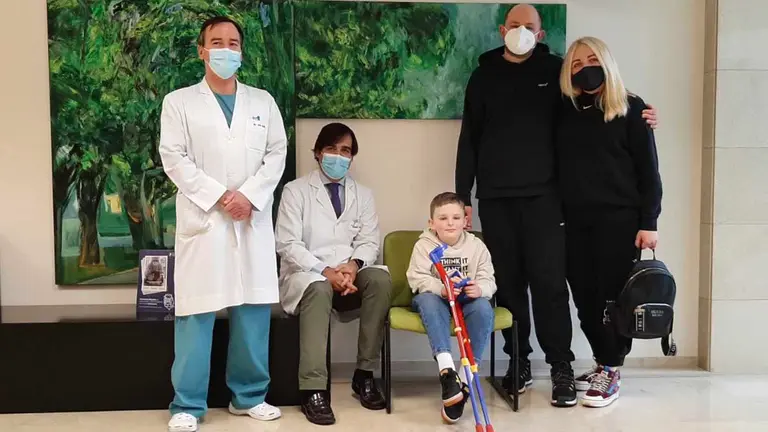 Kostya y su familia ya se encuentran a salvo en Navarra DR. JOSÉ LAMO DE ESPINOSA