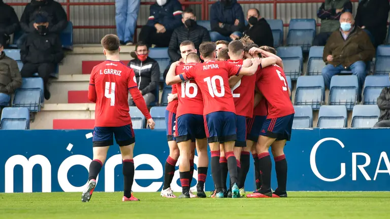 Osasuna Promesas se enfrenta al Cay&oacute;n en las instalaciones de Tajonar. PABLO LASAOSA