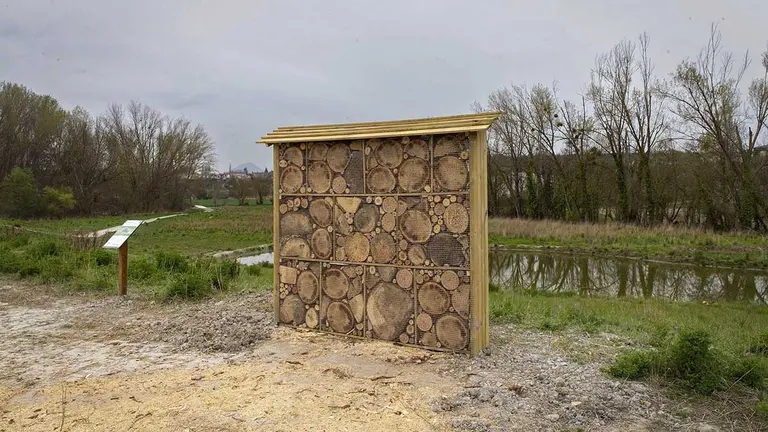 'Hotel de insectos' en el meandro de Areatzea, en Huarte. MANCOMUNIDAD DE LA COMARCA DE PAMPLONA