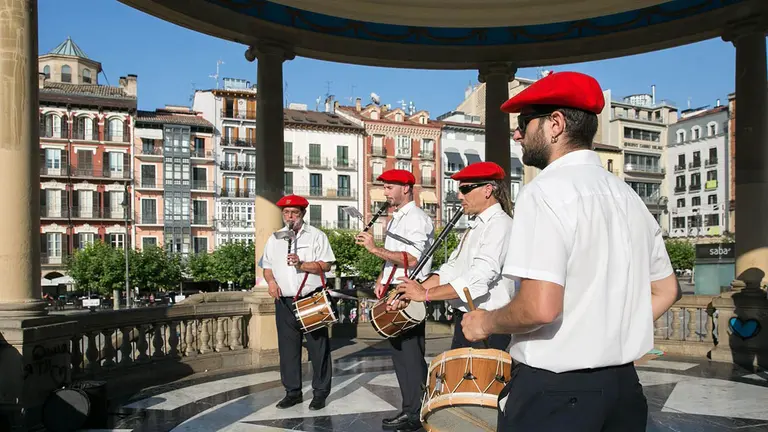 Se reanudan este martes las tardes de txistu y gaita en la Plaza del Castillo - AYUNTAMIENTO DE PAMPLONA - Archivo