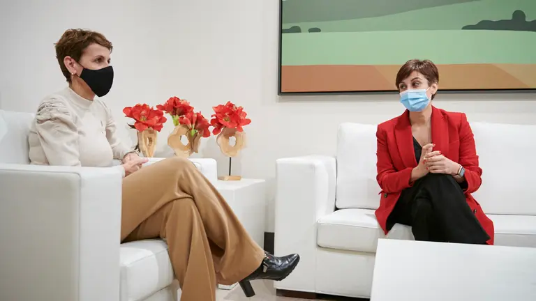 La presidenta de Navarra, María Chivite, y la ministra de Política Territorial, Isabel Rodríguez, se reunen en Pamplona para tratar la gestión del Ingreso Mínimo Vital. PABLO LASAOSA