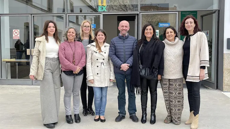 Eva Lus, junto a la Junta Directiva de la ARU. UNIVERSIDAD DE NAVARRA
