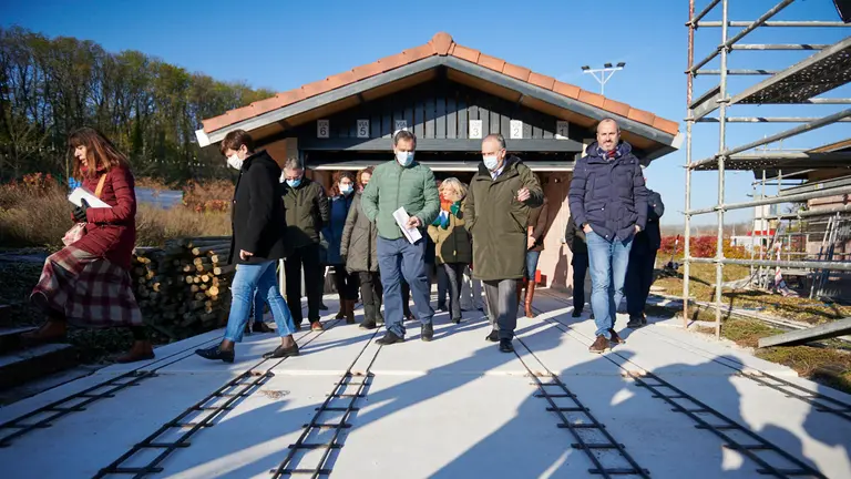 La Comisión de Presidencia del Ayuntamiento de Pamplona visita las instalaciones del Centro de Interpretación del Ferrocarril y las Vías Verdes de Navarra de Trinitarios, PABLO LASAOSA