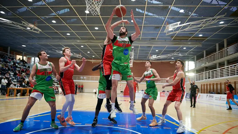 El Basket Navarra se enfrenta al Zornotza en Pamplona. PABLO LASAOSA