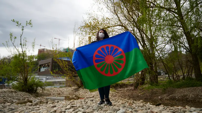 Las Entidades Gitanas de Navarra celebran la Ceremonia del Río, con motivo del Día Internacional del Pueblo Gitano. PABLO LASAOSA
