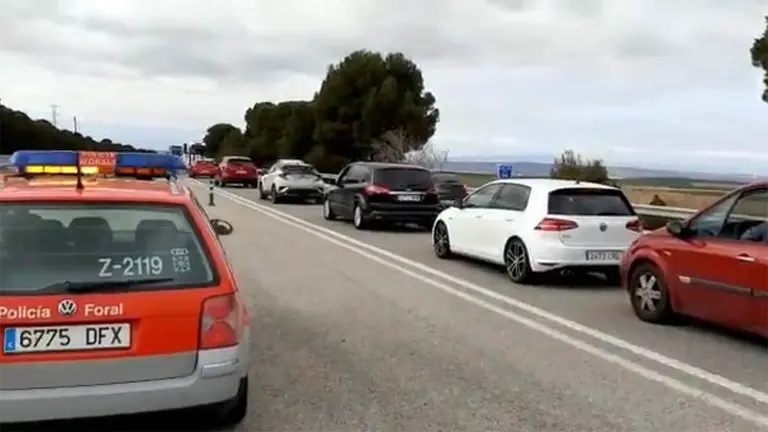 Importantes retenciones en la AP-15 en sentido Tudela.