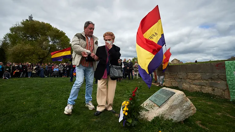 Acto de la Asociación de Familiares de Fusilados de Navarra (AFFNA-36) en recuerdo de los navarros asesinados tras el golpe de Estado de 1936. PABLO LASAOSA