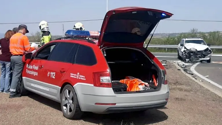 Accidente de tráfico en Cascante - POLICÍA FORAL

Una mujer de 54 años ha resultado herida este viernes en un accidente de tráfico consistente en una colisión entre un coche y un camión en el km 4 de la N-121-C, en el término municipal de Cascante.

ESPAÑA EUROPA SOCIEDAD NAVARRA
POLICÍA FORAL