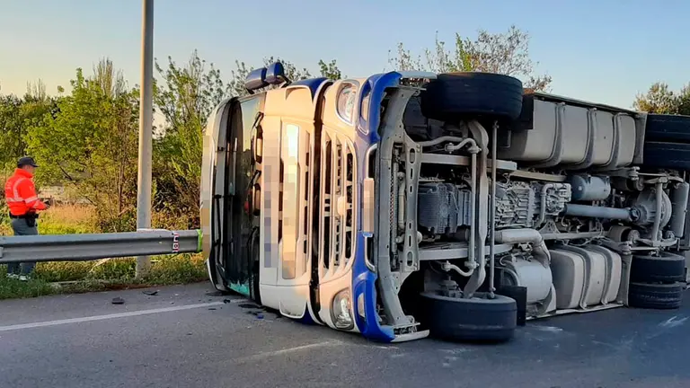 uelco de un camión en la NA-160, en Tudela.