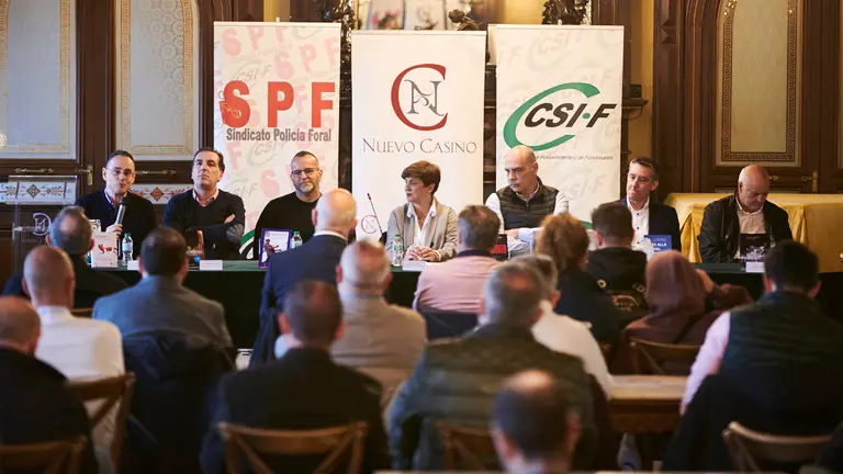 El sindicato de Policía Foral CSIF/SPF presenta en rueda de prensa la I Jornada de Literatura Policial de España con la intervención de Nacho Abad, Pedro Baños, Miguel Jarque, Samuel Vázquez, Tomás García y David Berengueras. PABLO LASAOSA