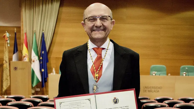 El catedrático de la Universidad de Navarra Miguel Á. Martínez-González, nuevo académico de honor de la Real Academia de Medicina y Cirugía de Andalucía Oriental. UNIVERSIDAD DE NAVARRA