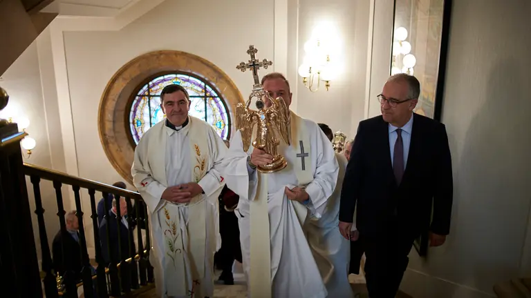 El Ángel de Aralar visita el Ayuntamiento de Pamplona. PABLO LASAOSA