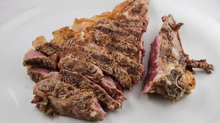 Chuletón de ternera del Asador Olaverri de Pamplona. Foto: Asador Olaverri.