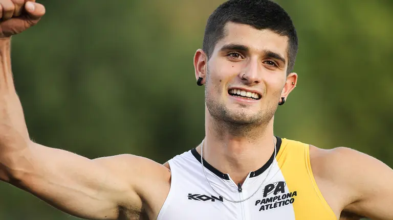 Asier Martínez celebra un triunfo sobre la pista.
Irina R. H. / AFP7 / Europa Press.