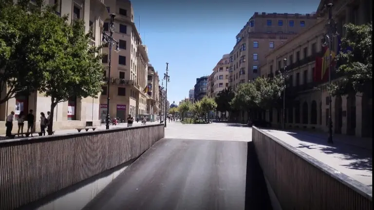 Una de las salidas del parking Saba del Castillo.