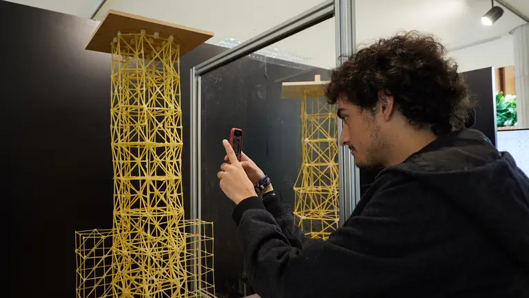 II Concurso Nacional de Estructuras con espaguetis en la escuela Técnica Superior de Arquitectura de Pamplona de la Universidad de Navarra. IÑIGO ALZUGARAY