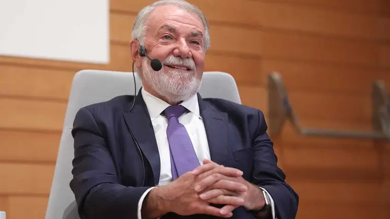 El exministro de Interior Jaime Mayor Oreja en una imagen de archivo durante una charla.