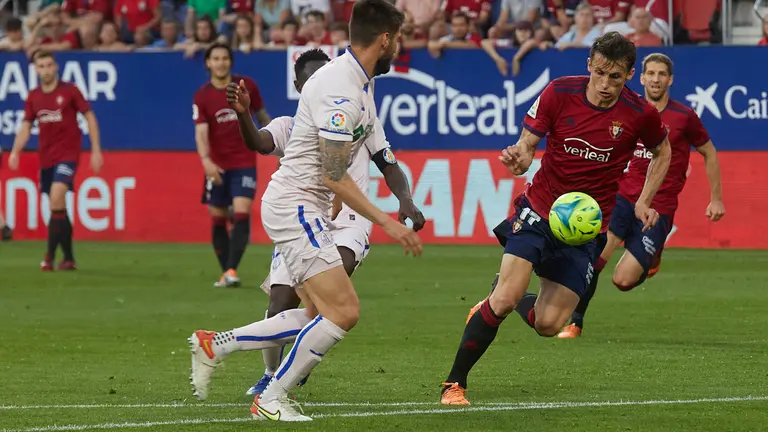 Partido de La Liga Santander entre Osasuna y Getafe disputado en el estadio de El Sadar. IÑIGO ALZUGARAY