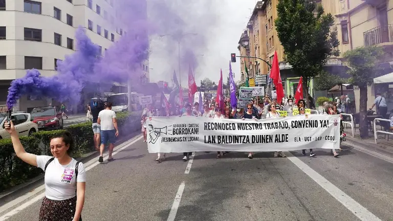 Manifestación para reivindicar un convenio navarro de residencias. - EUROPA PRESS