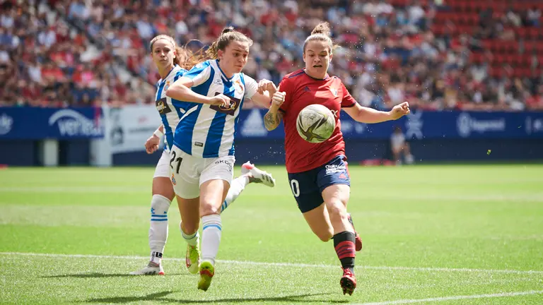 Osasuna femeninose enfrenta al Espanyol en El Sadar. PABLO LASAOSA