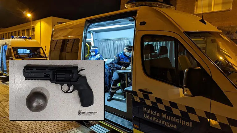 Agentes de la Policía Municipal intervinieron una pistola falsa y una bala a un conductor borracho.