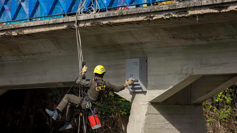 Algunos puentes de Pamplona albergan ya cajas-refugio para tres de las ocho especies de murciélago que hay en la ciudad. AYUNTAMIENTO DE PAMPLONA