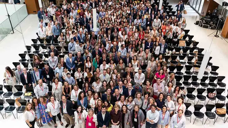700 antiguos alumnos se reencuentran en el campus de Pamplona de la Universidad de Navarra. UNIVERSIDAD DE NAVARRA