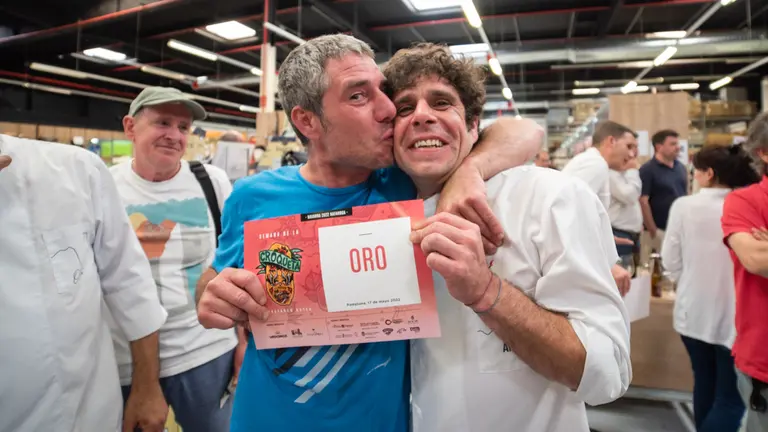 Primer clasificado en la entrega de premios de la V Semana de la Croqueta de Navarra en la Cooperativa de Hostelería de Navarra.