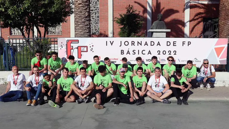 Equipo y profesores de FP Básica que participó en Madrid en el IV Certamen Nacional de Proyectos y Experiencias de FP.