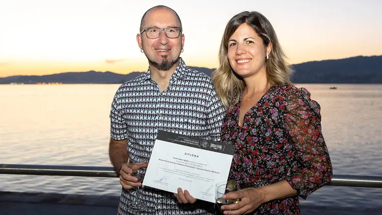 El diseñador navarro Ander Solano, finalista de la Bienal Internacional de Cartelismo Terras Gauda - TERRAS GAUDA