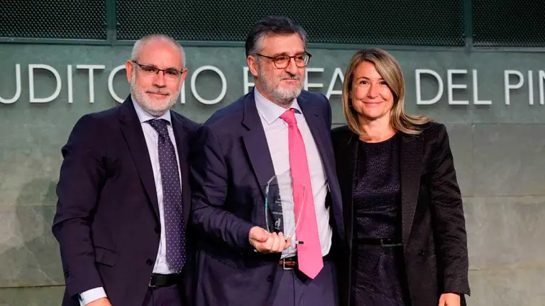 De izquierda a derecha, Alberto Navarro, Consejero Delegado de SEUR, Pedro Fernández Panizo, Director Financiero y de Transformación Digital de Florette y Maite Fuentes, Directora General de Development Systems. CEDIDA