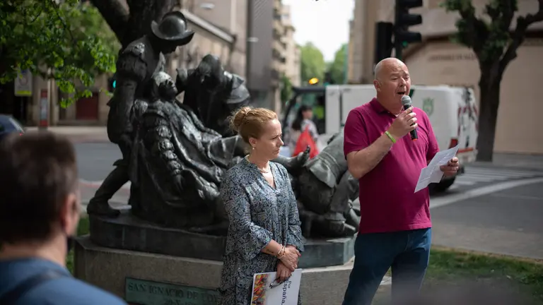 Vox organiza un acto de homenaje y ofrenda floral a San Ignacio de Loyola en su monumento ubicado en la Av. de San Ignacio. IRAITZ IRIARTE.