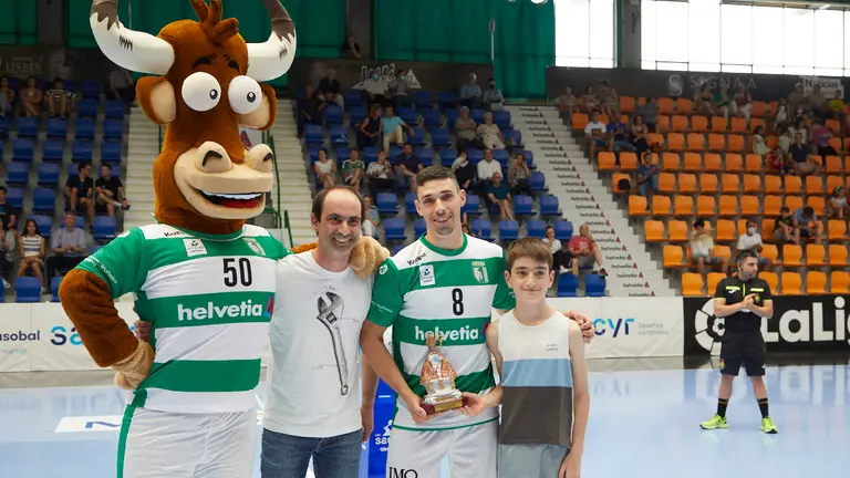Partido de la liga Asobal de balonmano entre Anaitasuna y Ciudad de Logroño disputado en Pamplona. IÑIGO ALZUGARAY