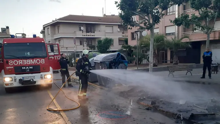 Incendio de unos contenedores en Cintruenigo - BOMBEROS DE NAVARRA