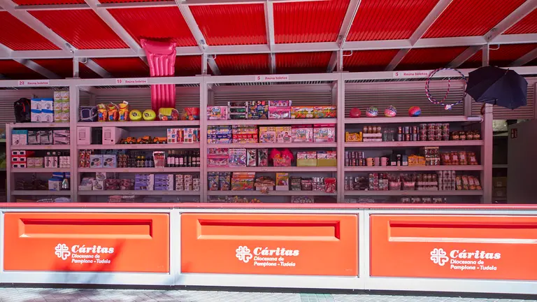 Inauguración de la Tómbola 2022 de Cáritas en el Paseo Sarasate de Pamplona. IÑIGO ALZUGARAY