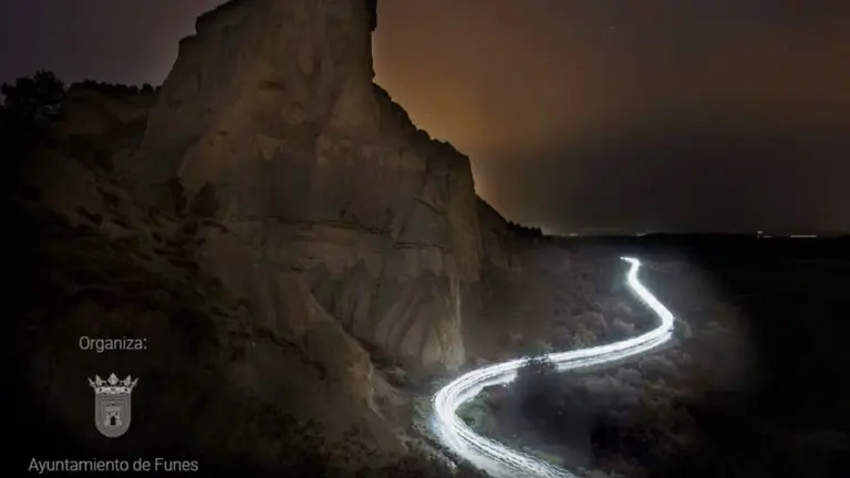 Funes organiza su tradicional marcha nocturna “luciérnagas de Peñalén” - CEDIDA