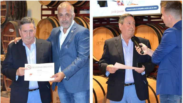 José Javier Iso recibe la medalla de plata de la federación Navarra de Balonmano. Cedida.