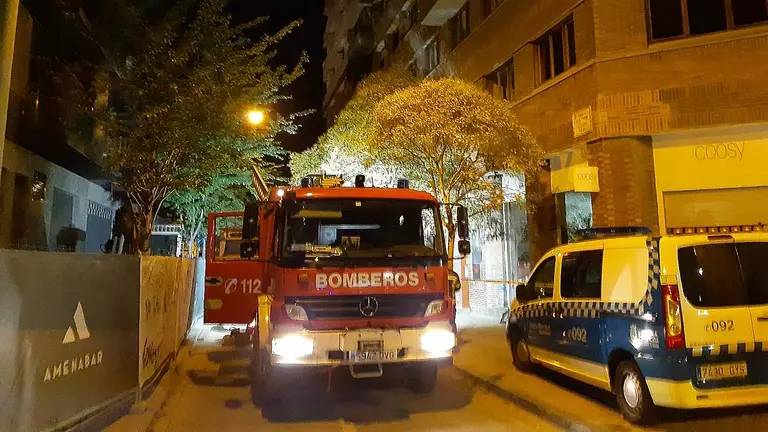 El incendio se ha producido en una vivienda de la calle Alhóndiga. BOMBEROS DE NAVARRA