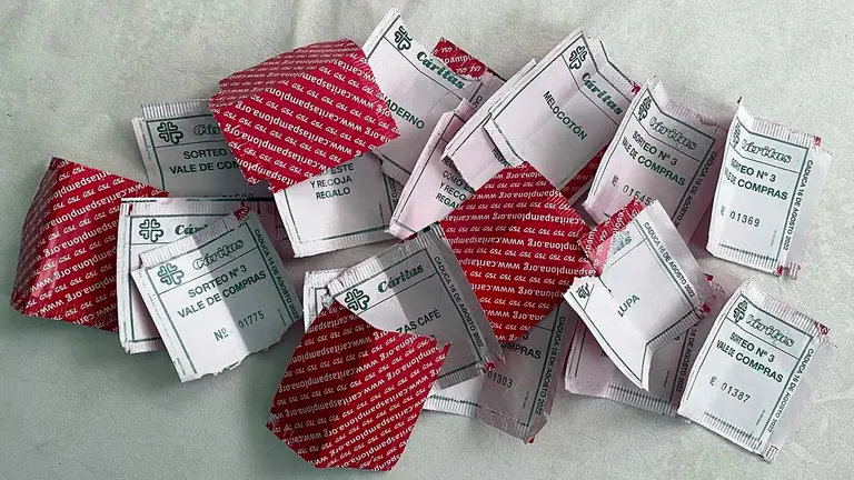 Boletos de la tómbola de Cáritas para San Fermín 2022.