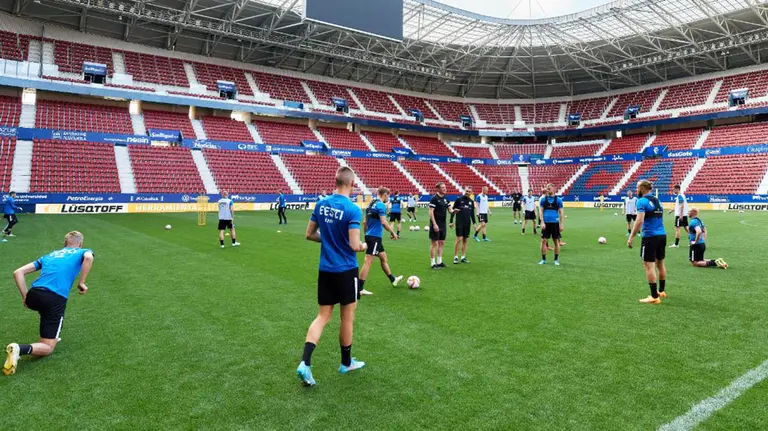 La selección de Estonia se ha entrenado este sábado en El Sadar. CA Osasuna.