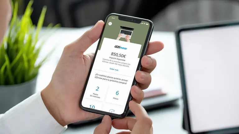 iZZinow, un servicio de Buy Now Pay Later que facilita el pago fraccionado de compras en cualquier comercio. CEDIDA