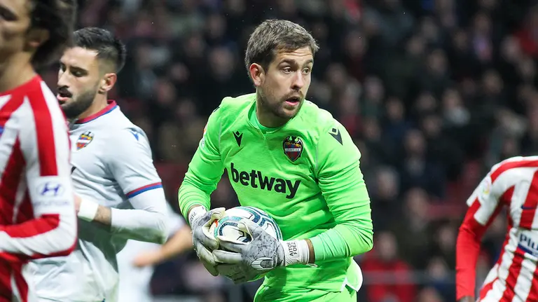 Aitor Fernandez, of Levante stop the ball during La Liga football match,  played between Atletico de Madrid and Levante at Wanda Metropolitano stadium on January 04, 2020 in Madrid, Spain.
Irina R. H. / AFP7 / Europa Press.