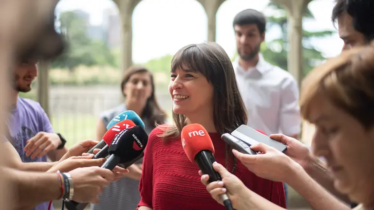 Begoña Alfaro, la coordinadora de Podemos en Navarra, interviene en la presentación del preacuerdo entre Independientes, Batzarre, IUN y Podemos de cara a las elecciones de 2023. IRAITZ IRIARTE.