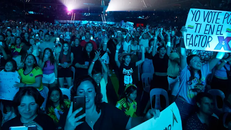 Concierto de Camilo en el Navarra Arena de Pamplona que da inicio a la gira 'Tour España 2022' del cantante colombiano. IÑIGO ALZUGARAY