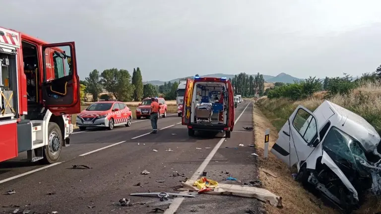 El accidente se ha producido por una colisión frontal entre un camión y una furgoneta. POLICÍA FORAL
